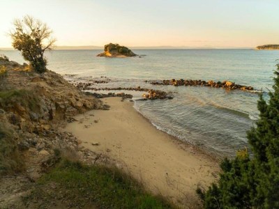 Apartment Seaside Family Apartment in Kampor - Environment photo 17