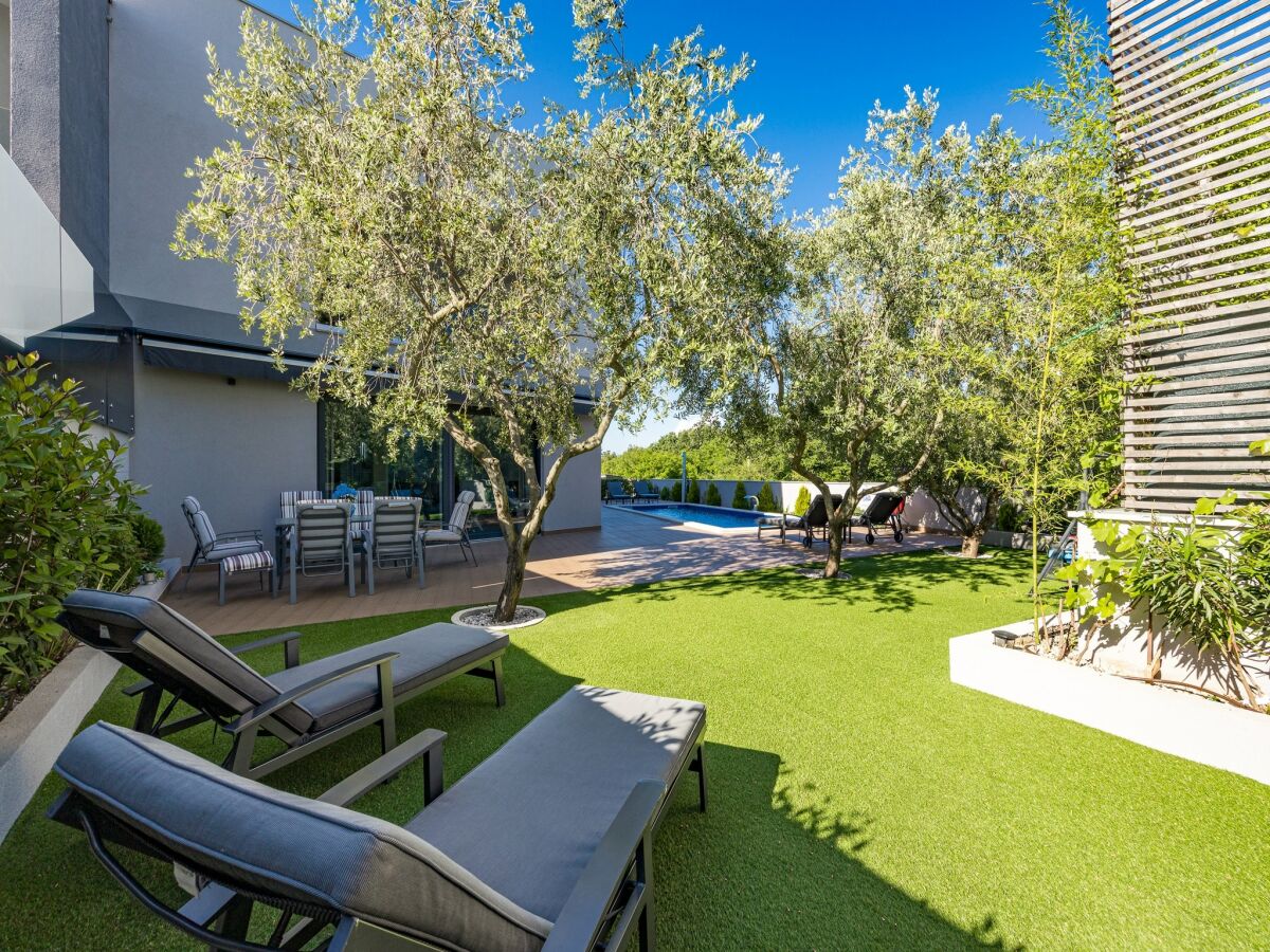 Villa Villa mit Pool, Spielzimmer, Garten - Outdoor photo 4