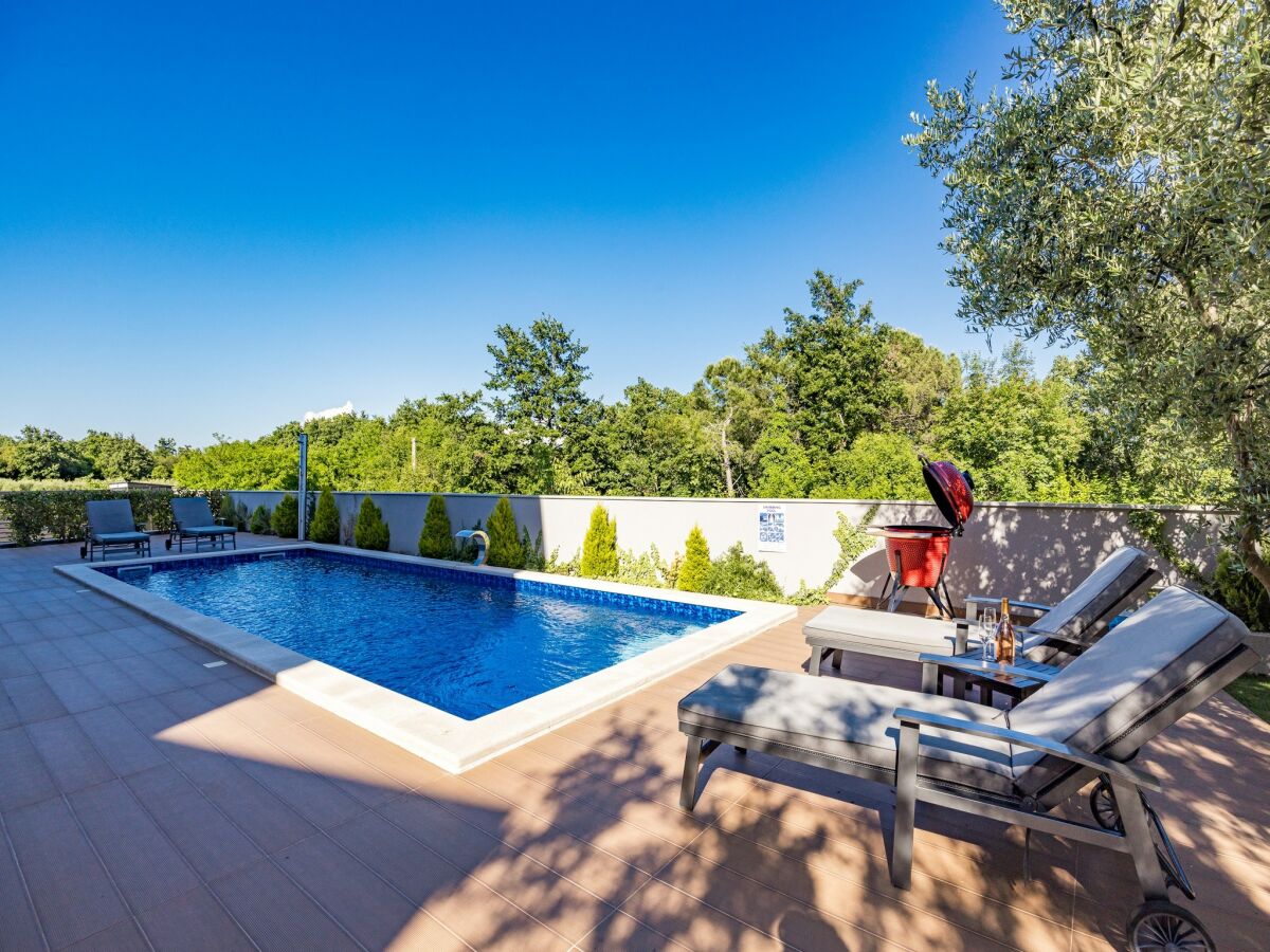 Villa Villa mit Pool, Spielzimmer, Garten - Outdoor photo 5