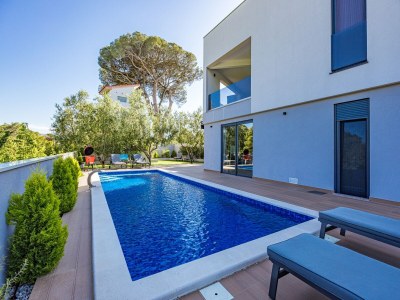 Villa Villa mit Pool, Spielzimmer, Garten - Outdoor photo 15