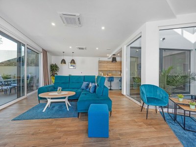 Villa Villa mit Pool, Spielzimmer, Garten - Features photo 29