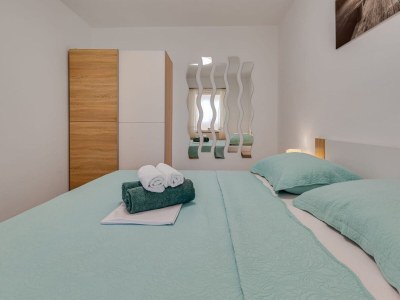 Apartment Tastefully designed apartment in Karlobag - Features photo 10