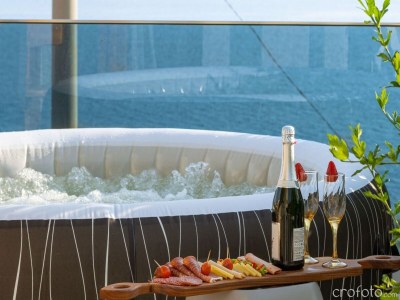 Apartment Tastefully designed apartment in Karlobag - Outdoor photo 32