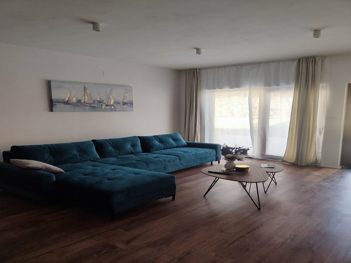 Apartment Zwei-Zimmer-Wohnung in Karlobag