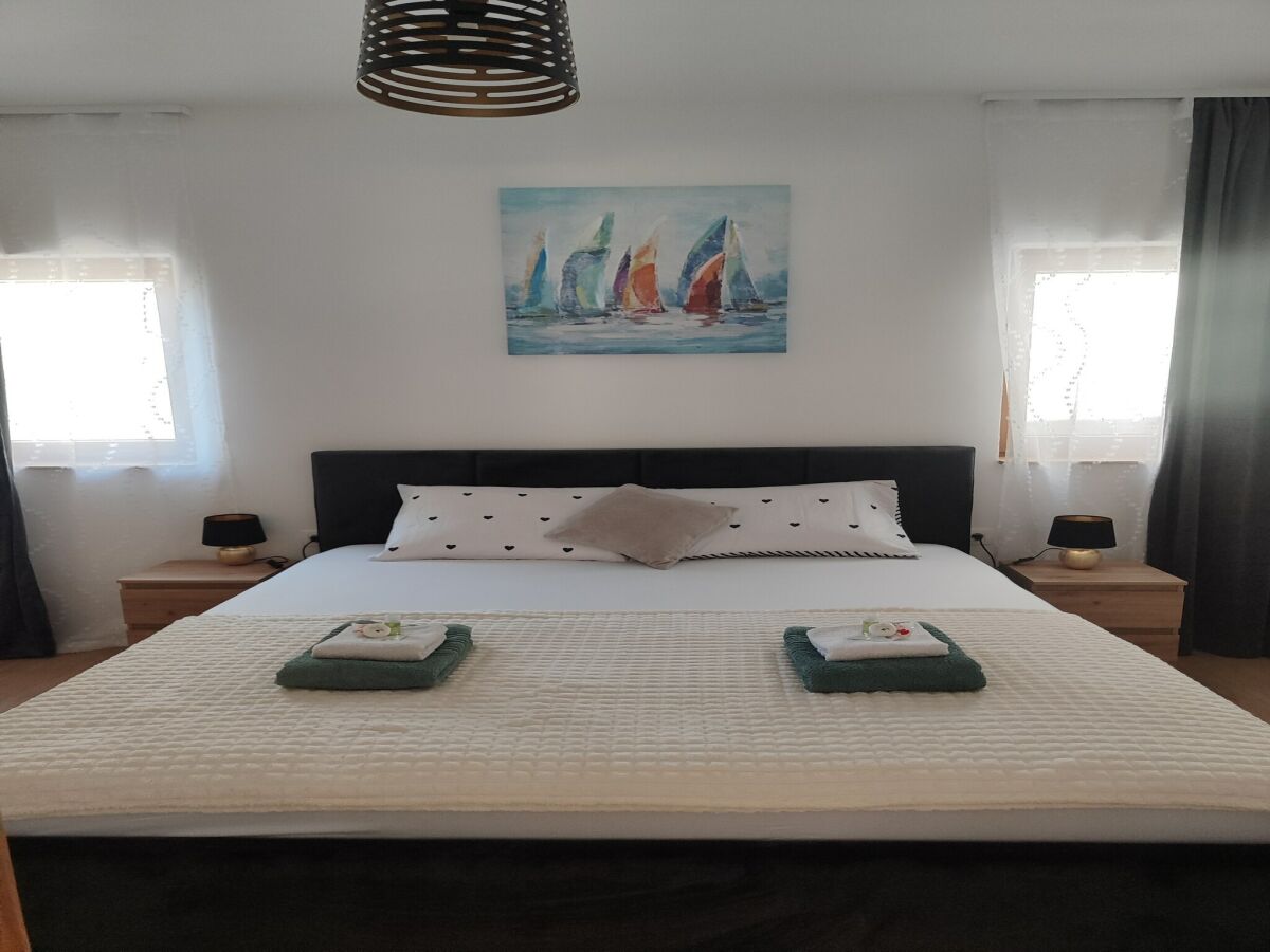 Apartment Wohnung mit Pool in Karlobag - Features photo 5