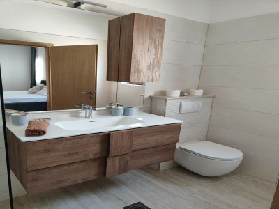 Apartment Wohnung mit Pool in Karlobag - Features photo 10