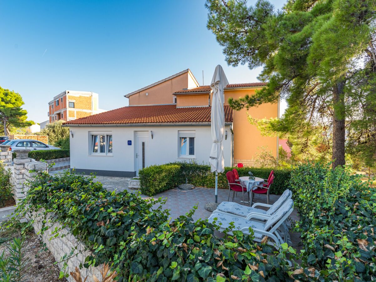 Apartment One-bedroom apartment near beach - Outdoor photo 4