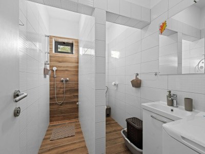 Apartment One-bedroom apartment near beach - Features photo 13