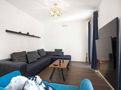 Apartment Spacious apartment in Brodarica with garden in Brodarica - Apartment