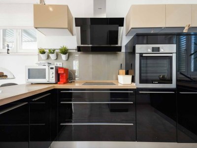 Apartment Spacious apartment in Brodarica with garden - Features photo 10