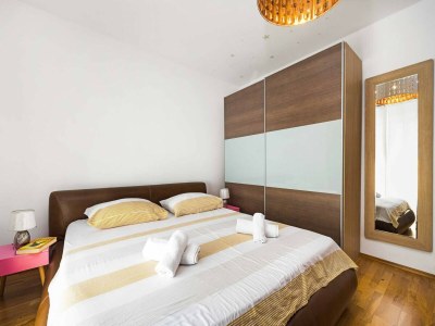 Apartment Spacious apartment in Brodarica with garden - Features photo 18