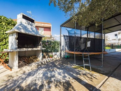 Apartment Spacious apartment in Brodarica with garden - Outdoor photo 30