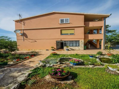 Apartment Küstenwohnung in Sibenik-Brodarica - Outdoor photo 2