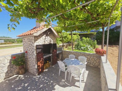 Apartment Three-bedroom apartment in Murter - Outdoor photo 3