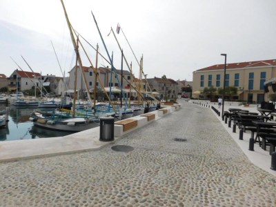Apartment Three-bedroom apartment in Murter - Environment photo 19