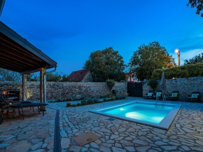 Holiday house Haus mit drei Schlafzimmern und Swimmingpool - Outdoor photo 8