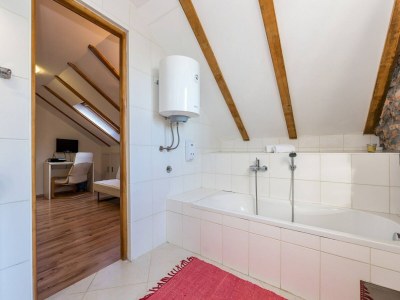 Holiday house Haus mit drei Schlafzimmern und Swimmingpool - Features photo 16