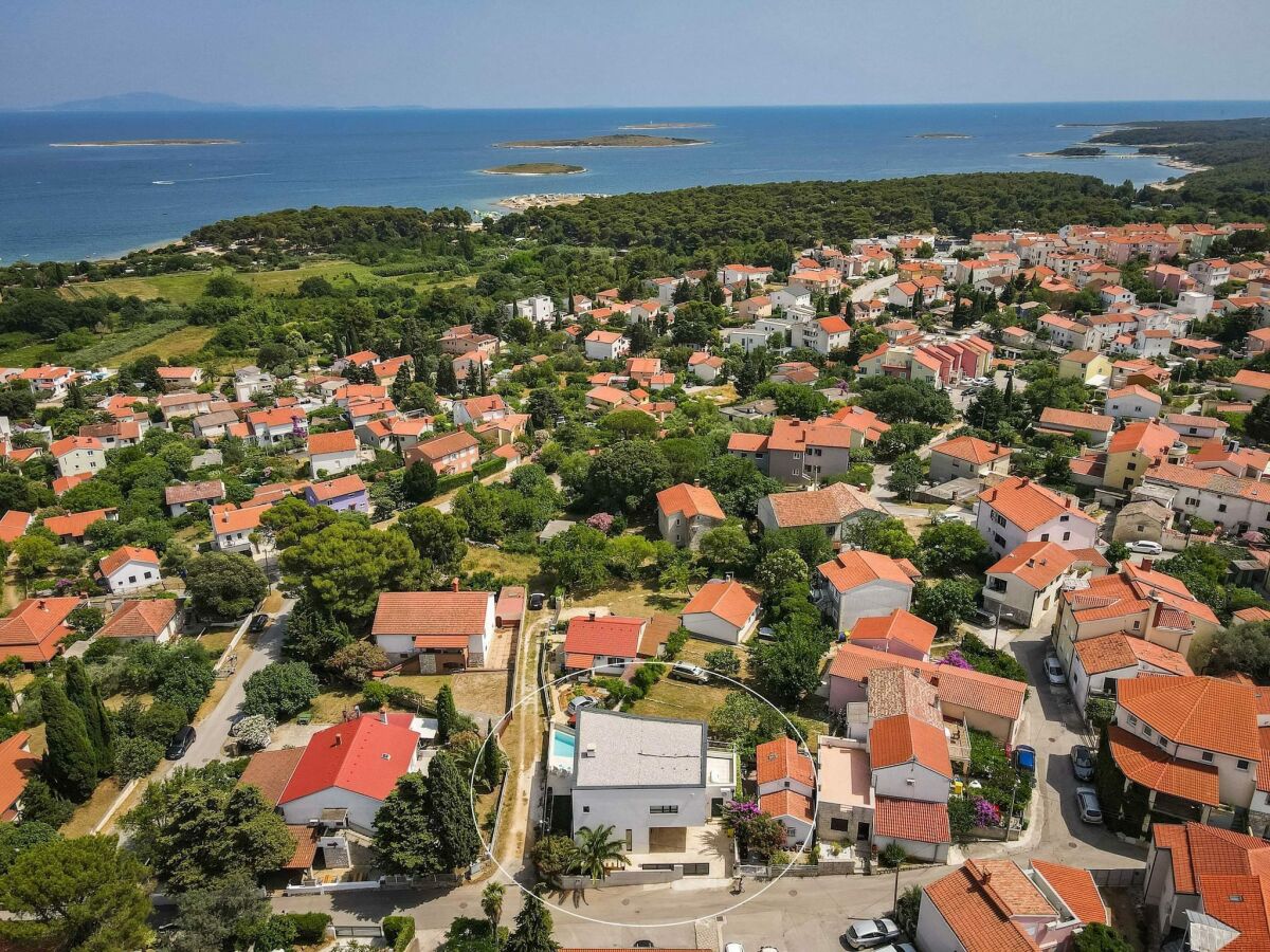 Villa Wunderschöne Villa mit Meerblick in Premantura - Outdoor photo 3