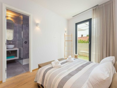 Villa Wunderschöne Villa mit Meerblick in Premantura - Features photo 27