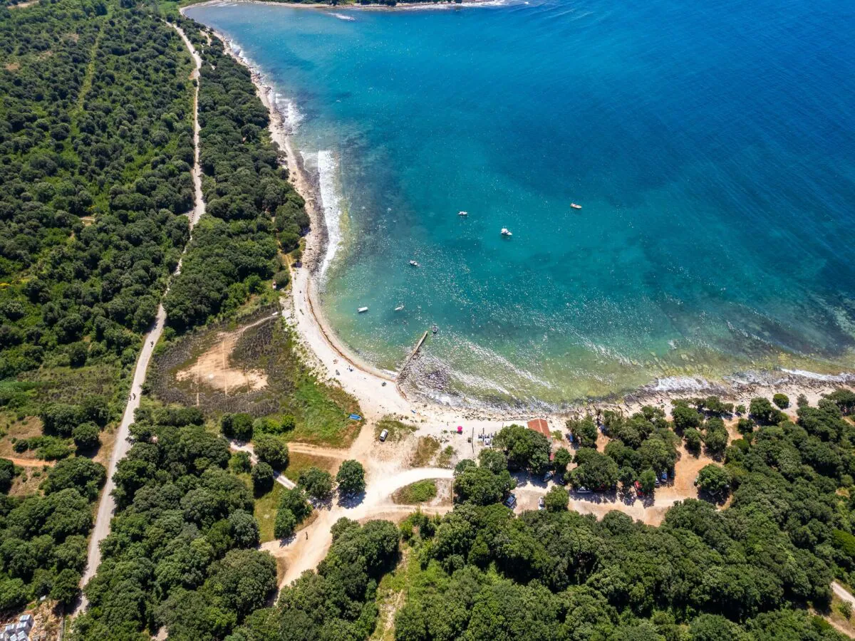 Apartment Attractive apartment in Peroj with terrace