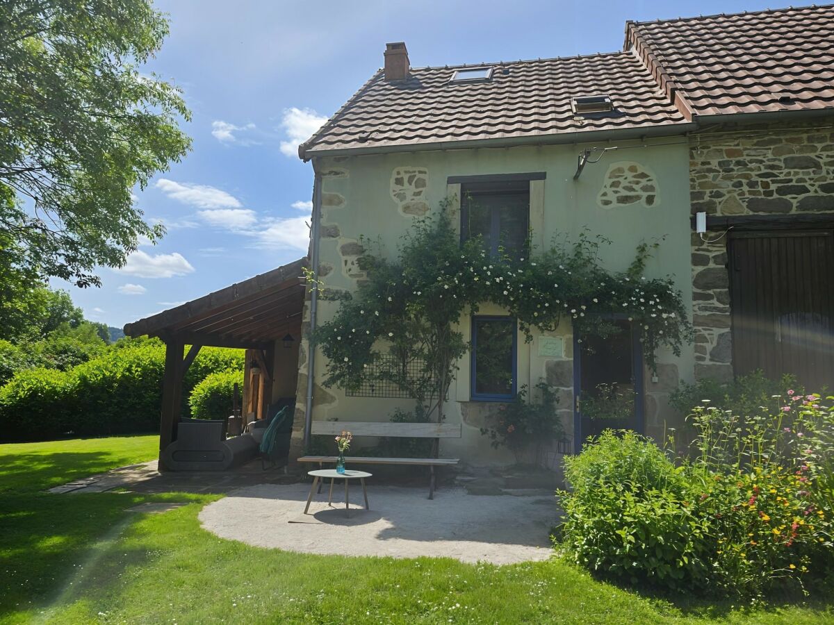 Holiday house Holiday Home in Pionsat near Volcano Park