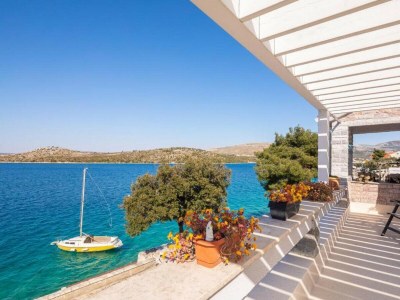 Villa Villa Nensi in Grebaštica - Villa