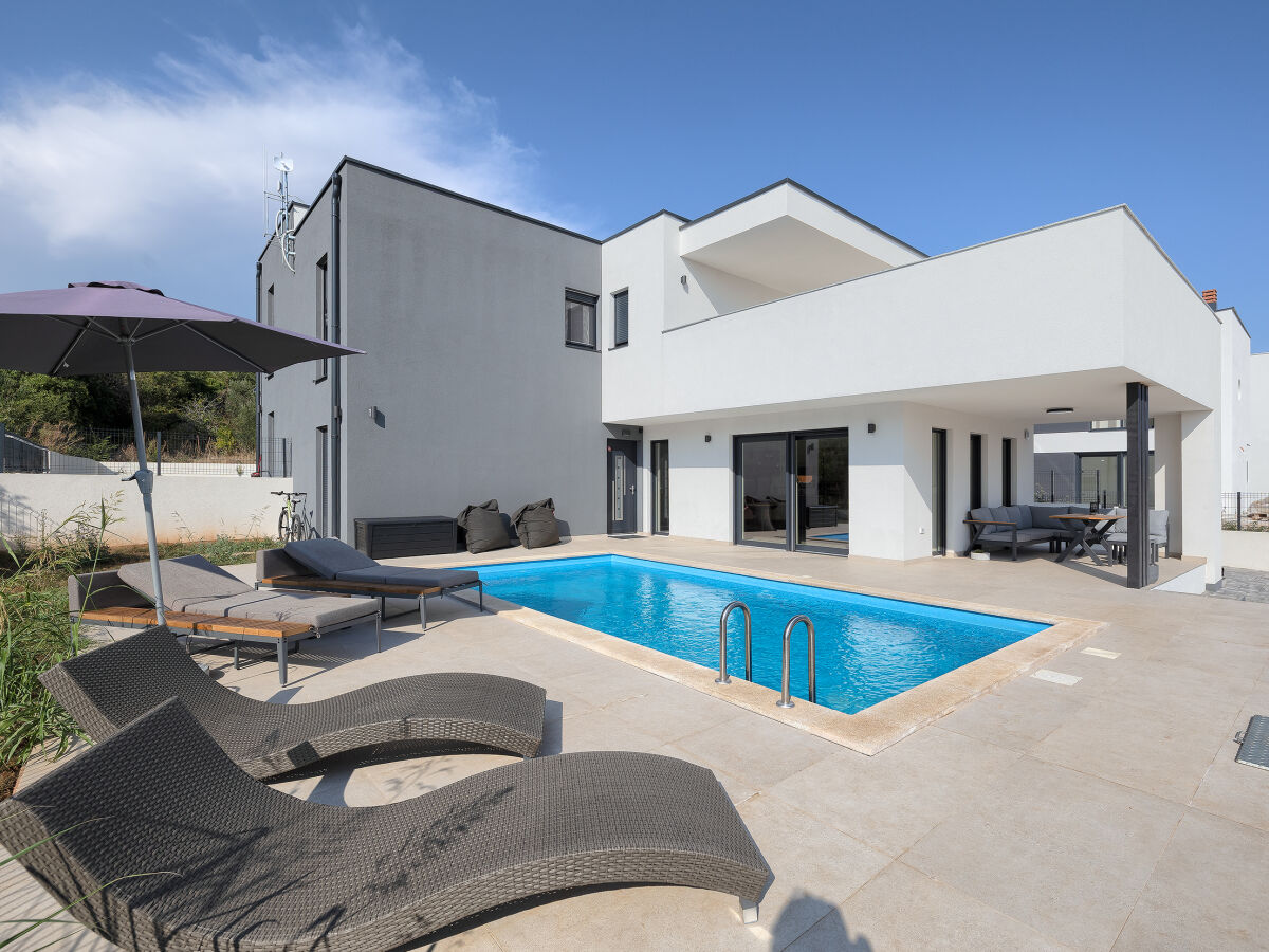 Villa Mayla - Outdoor photo 3