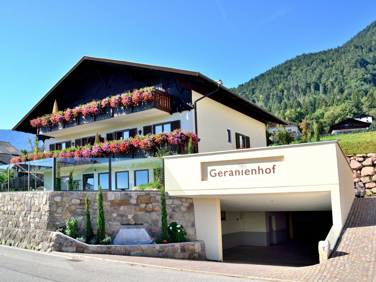 Holiday apartment Geranienhof - Holiday Apartment No.5 - Outdoor photo 2