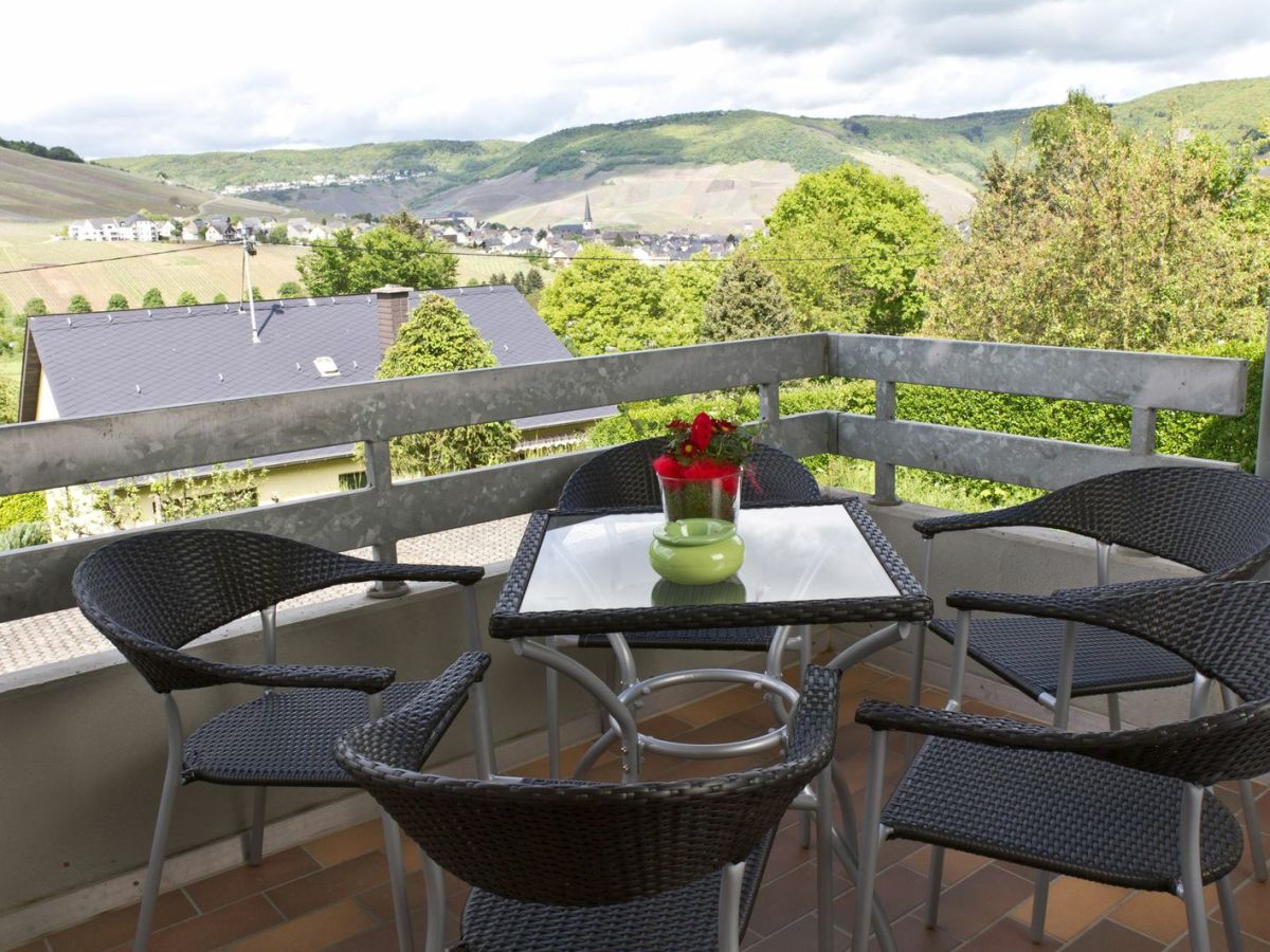 Holiday apartment "Bernkastel Moselle Panorama" - Outdoor photo 2