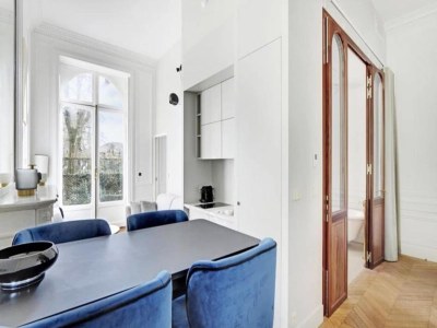 Apartment Maison Labruyère – Royal Garden Suite - Features photo 11