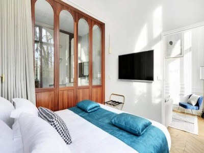 Apartment Maison Labruyère – Royal Garden Suite - Features photo 13