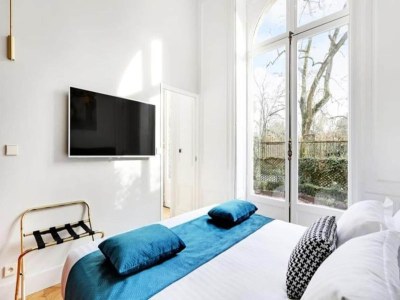 Apartment Maison Labruyère – Royal Garden Suite - Features photo 16