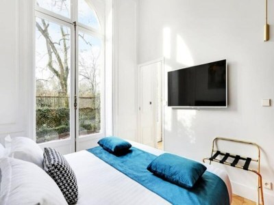 Apartment Maison Labruyère – Royal Garden Suite - Features photo 17