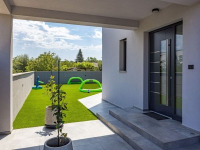 Villa Villa with Private Illuminated Pool - Outdoor photo 11