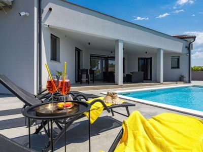 Villa Villa with Private Illuminated Pool - Outdoor photo 16