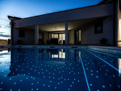 Villa Villa with Private Illuminated Pool - Outdoor photo 19