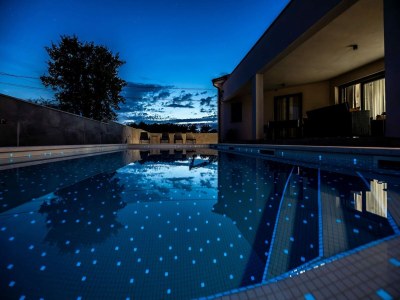 Villa Villa with Private Illuminated Pool - Outdoor photo 24