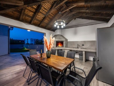 Villa Villa with Private Illuminated Pool - Outdoor photo 50