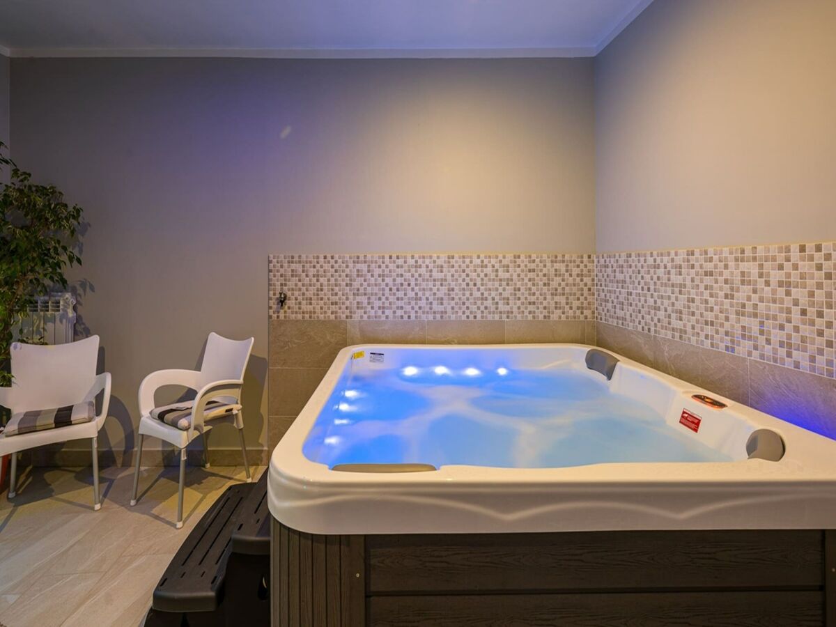 Apartment Angenehme Wohnung mit Pool, Sauna, Whirlpool - Features photo 4