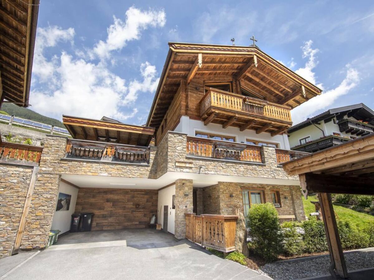 Holiday park Chalet with Sauna and Natural Pool