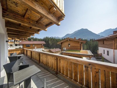 Holiday park Stilvolles Alpenchalet mit Carport - Outdoor photo 9