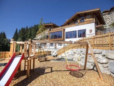 Holiday park Stilvolles Alpenchalet mit Carport - Outdoor photo 35