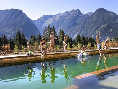 Holiday park Chalet Retreat with Terrace & Sauna - Outdoor photo 8