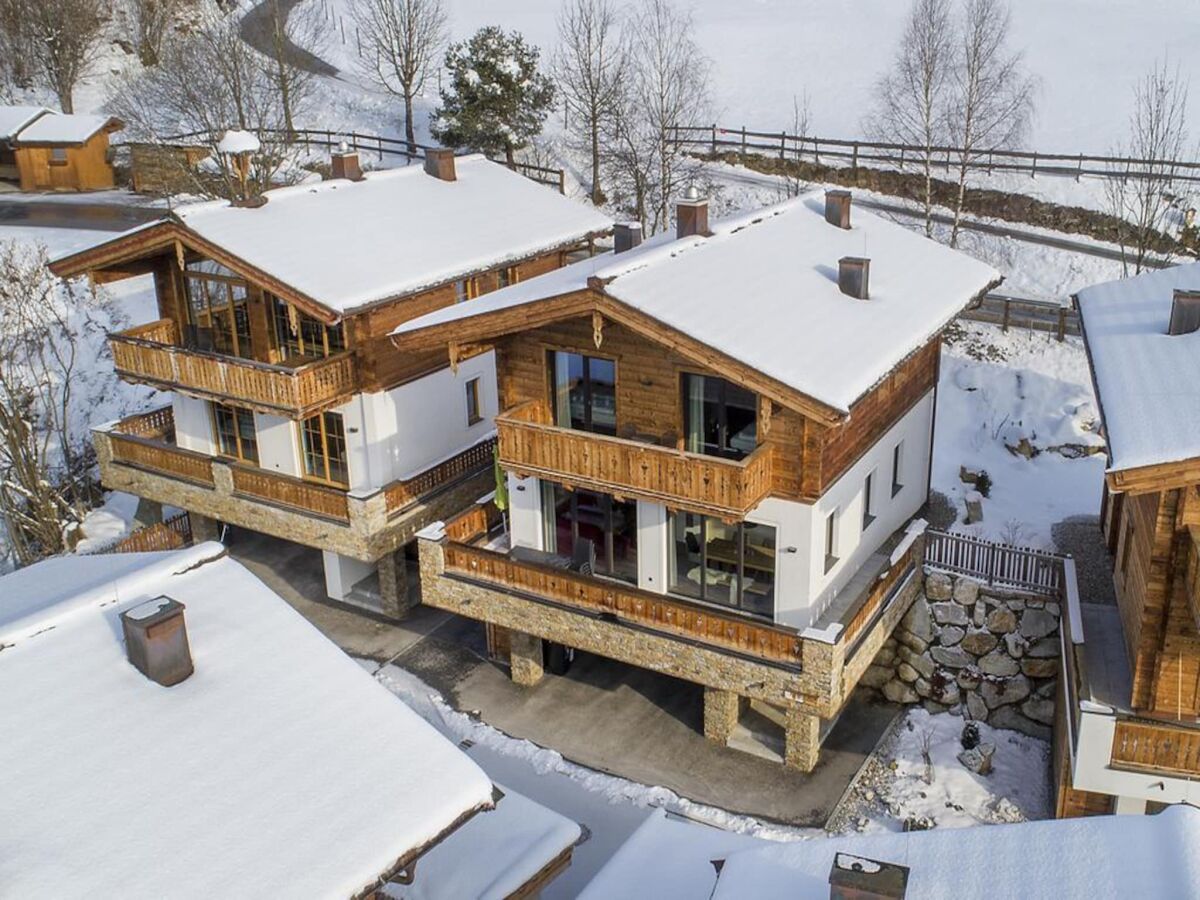 Holiday park Chalet in Neukirchen in der Nähe der Pisten - Outdoor photo 3