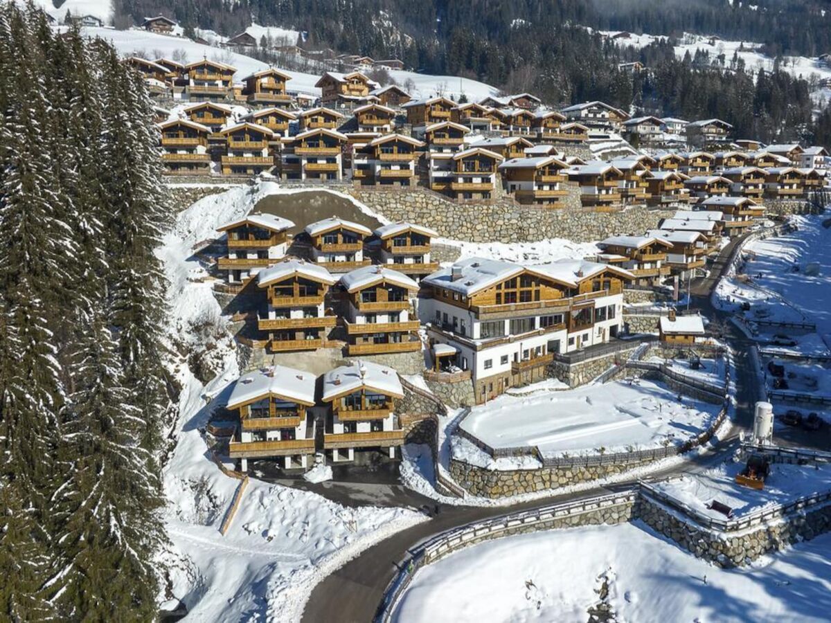 Holiday park Chalet near Slopes, Sleeps 6 - Outdoor photo 2