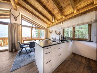 Holiday park Chalet near Slopes, Sleeps 6 - Features photo 23