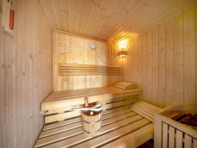 Holiday park Chalet near Slopes, Sleeps 6 - Outdoor photo 38