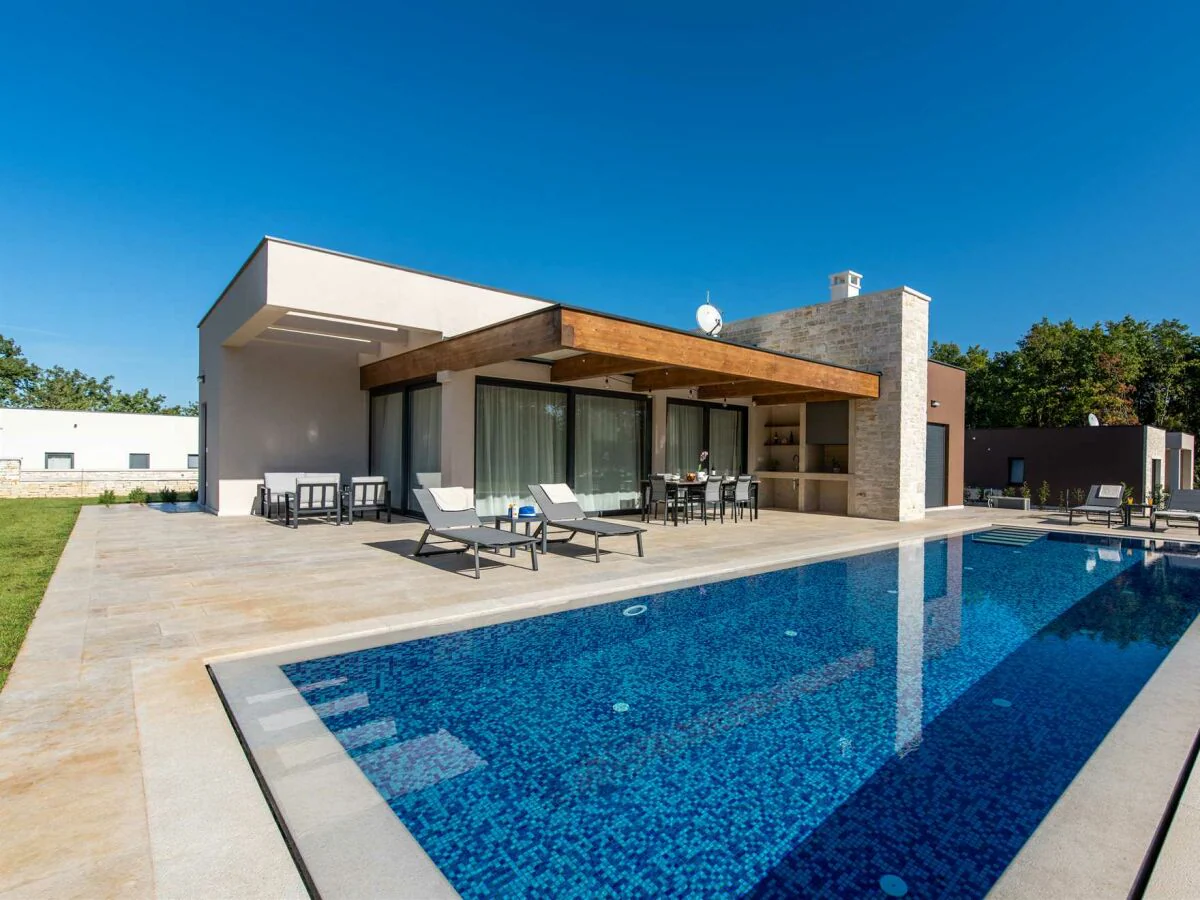 Villa VILLA ARIANA with a large pool