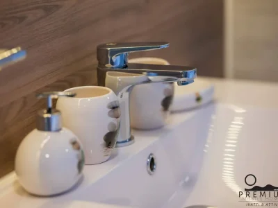 caravan Charming Two-bedroom Mobile Homes Drage - Mobile Home with Sea View and Terrace - Features photo 23