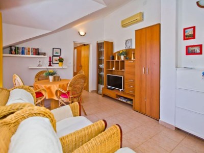 Apartment Charming and Sunny Hvar Apartments - One Bedroom Apartment with Balcony - Features photo 9